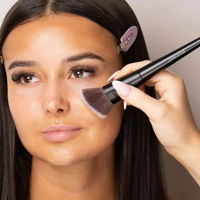 Brushworks No. 9 Angled Flat Top Foundation Buffing Brush