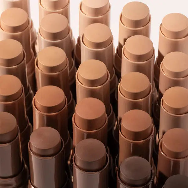 Milani Conceal + Perfect Blur Out Skin Tint 11 Medium Tan Warm Neutral foundation stick, foto 7 van 7