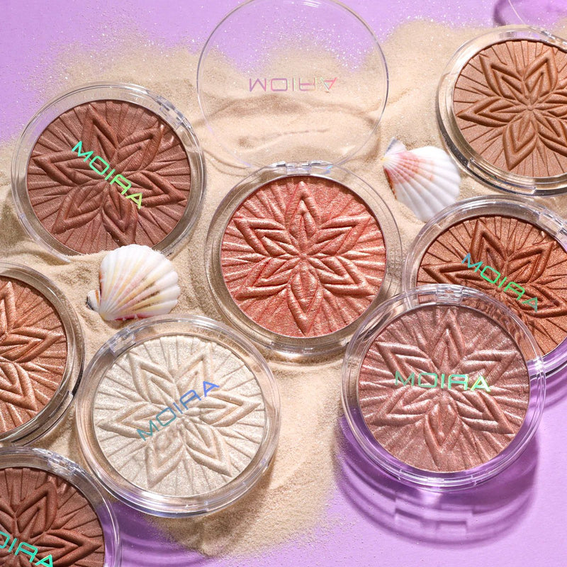 Moira Sun Glow Face & Body Bronzer 004 Tan Lines, bronzer voor gezicht en lichaam, op model