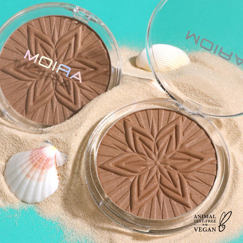 Moira Sun Glow Face & Body Bronzer 004 Tan Lines, bronzer voor gezicht en lichaam, op model