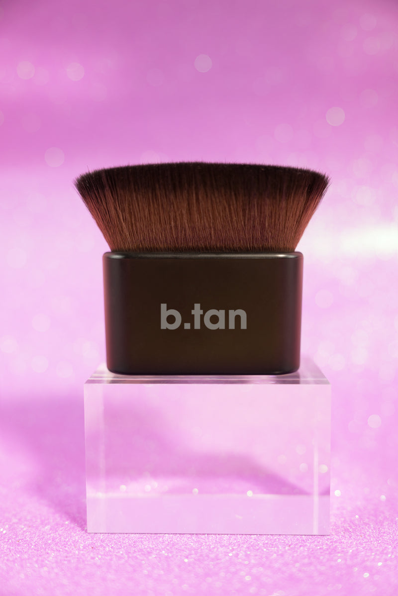 B.tan Blending Brush, kwast voor het aanbrengen van zelfbruiner op gezicht en lichaam.