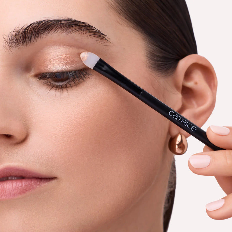 Catrice Effect Eyeshadow Duo Brush, 2-in-1 kwast met blendingkwast en siliconen sponsapplicator