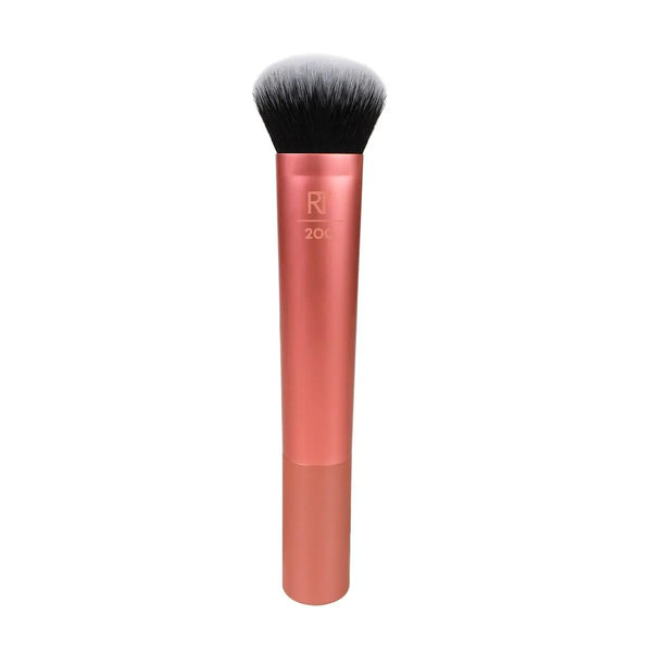 Real Techniques Expert Face Brush, kwast voor vloeibare foundation en concealer, op model